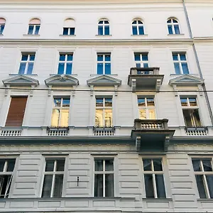 Eclectic Luxury & Spacious 2br Ac In Center Budapest